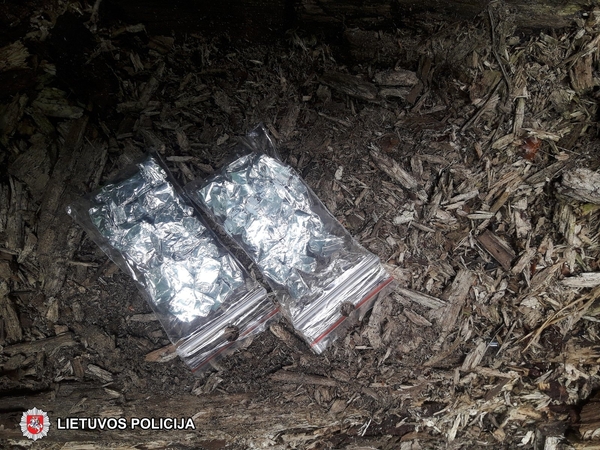 Šiauliuose policija įtaria pas kariuomenės savanorį radusi narkotikų