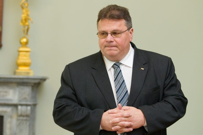 L. Linkevičius: jeigu uždarytų sieną kroviniams, nukentėtų pati Baltarusija
