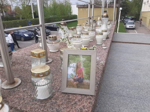 Po medikės savižudybės prabilo apie susiskaldymą: vieni negali tylėti, kiti bijo kalbėti