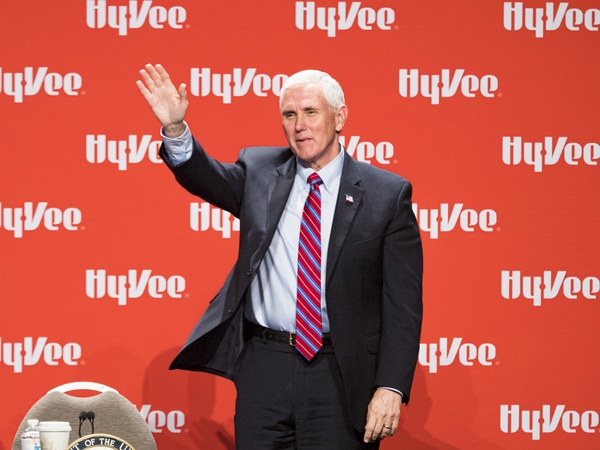 Koronavirusu užsikrėtus M. Pence'o atstovei, JAV viceprezidento testas – neigiamas