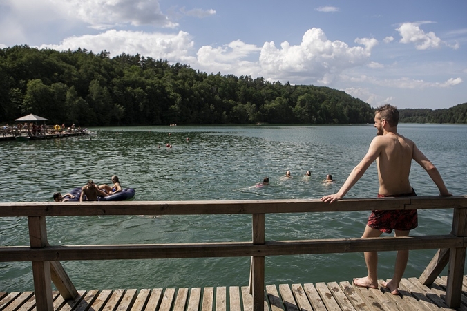 Sinoptikai: po vėsesnio savaitgalio orai vėl pamažu šils