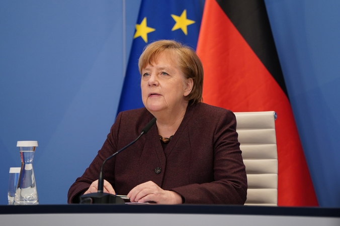 A. Merkel ragina vakcinas nuo COVID-19 skirstyti teisingai