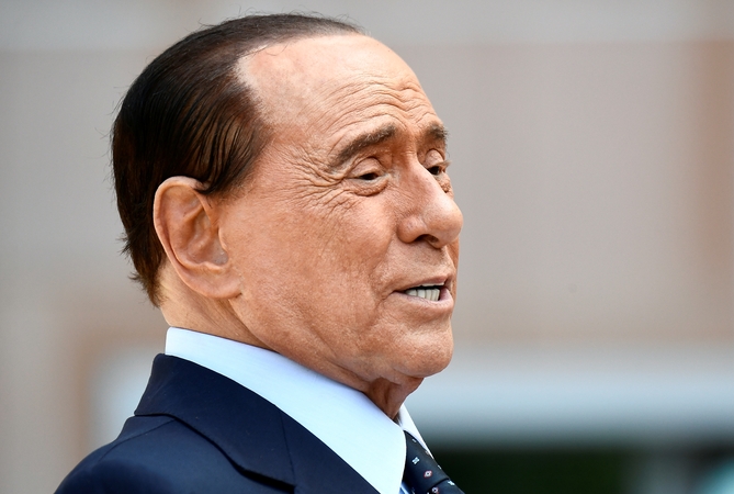 Italijos ekspremjeras S. Berlusconi vėl atsidūrė ligoninėje