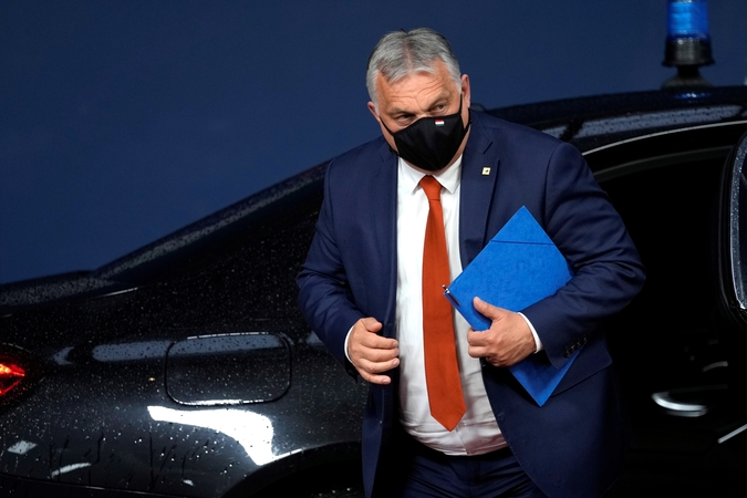 Įveikti V. Orbaną besitikinti Vengrijos opozicija dalyvauja pirminiuose rinkimuose