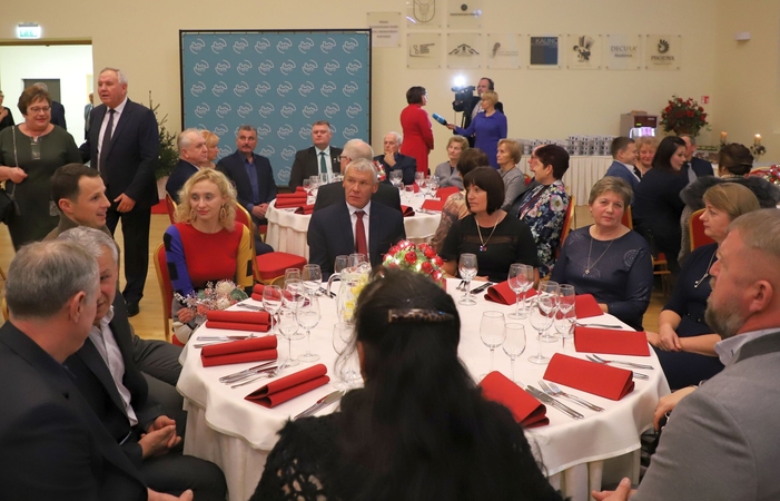 Nuotaikos: pakaunės ūkininkai neslėpė, kad šiemet jiems labai trūks tradicinės šventės Raudondvaryje.