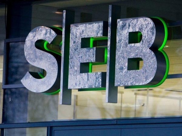 SEB banko klientai galės atsiskaityti mobiliuoju telefonu
