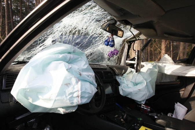 Pragaištinga savaitė šalies keliuose: sužeista beveik šimtas žmonių