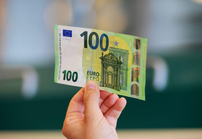 Ant Vyriausybės stalo – siūlymas nemažinti senatvės pensijos