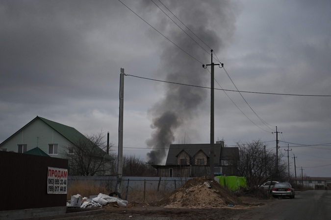 Ukraina teigia smogusi rusų užimtam aerodromui ir sunaikinusi 30 sraigtasparnių