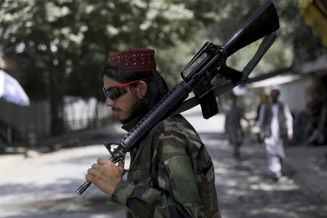 Talibanas pranešė pasiuntęs „šimtus“ kovotojų į Pandžšyro slėnį