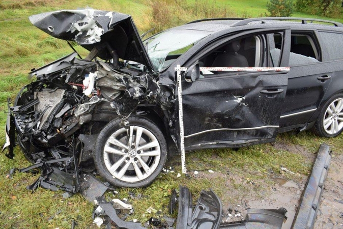 Ketvirtadienio nelaimės keliuose: sužeisti du mažamečiai, žuvo keturračio vairuotojas