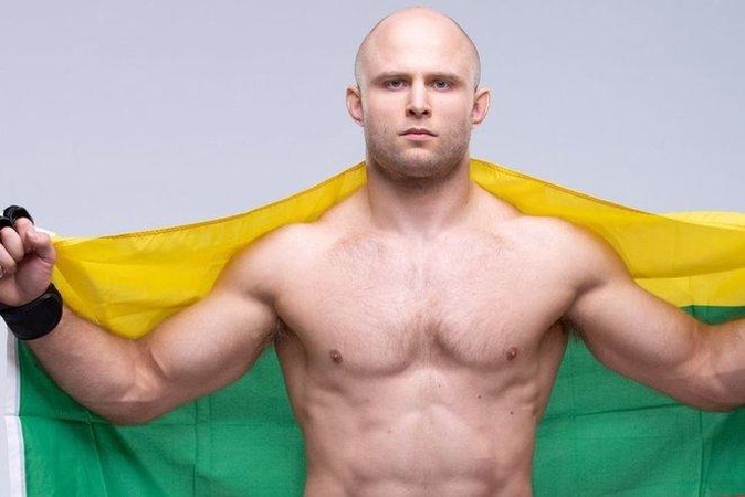 J. Anglickas „Bellator“ turnyre kausis su dar nenugalėtu amerikiečiu