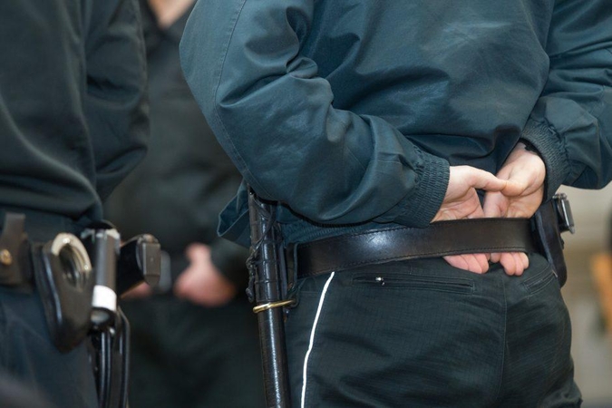 Varėnoje neblaivus nepilnametis sudavė policininkui