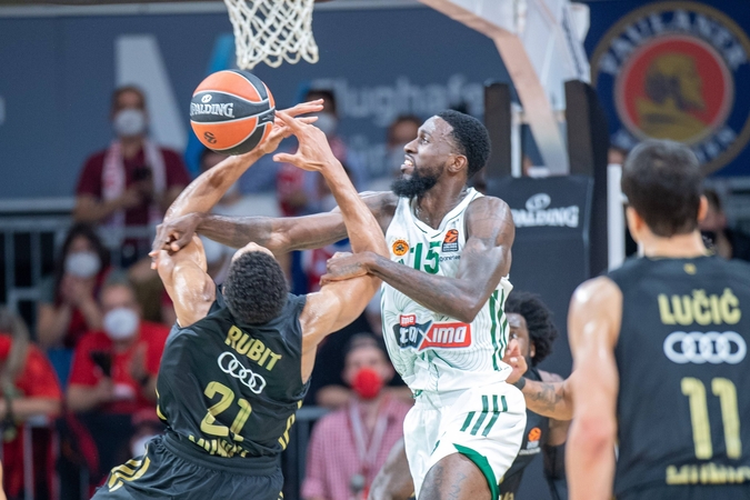 Aliarmas Atėnuose: prieš dvikovą su „Žalgiriu“ COVID-19 išplito „Panathinaikos“ klube