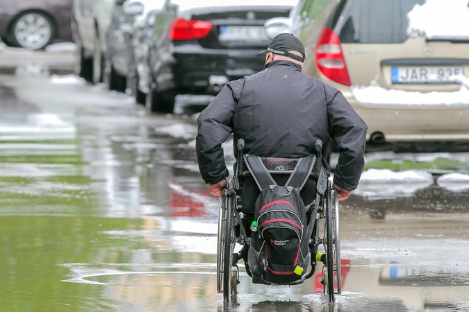 Kviečia prisijungti: judėjimo negalią turintiems žmonėms – šansas išmokti vairuoti