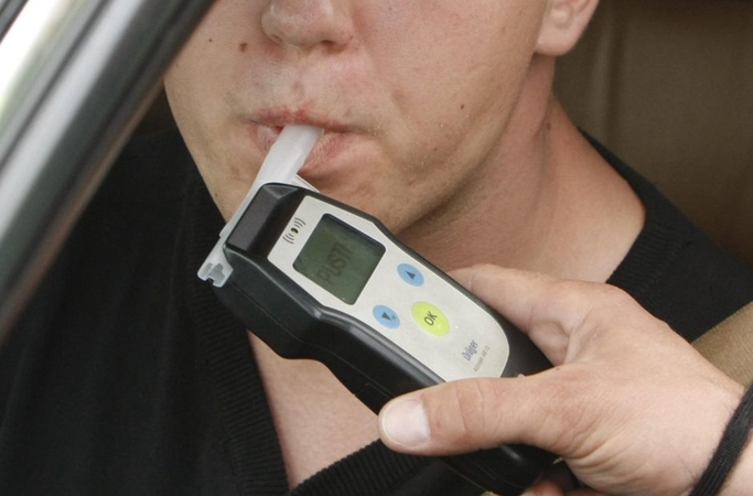 Šalčininkų rajone apsivertė neblaivaus ir beteisio jaunuolio automobilis