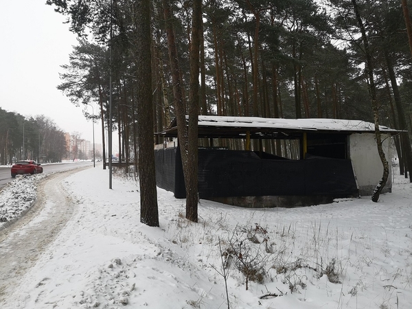 Apleisto kiosko rūsio duobėje – vyro lavonas
