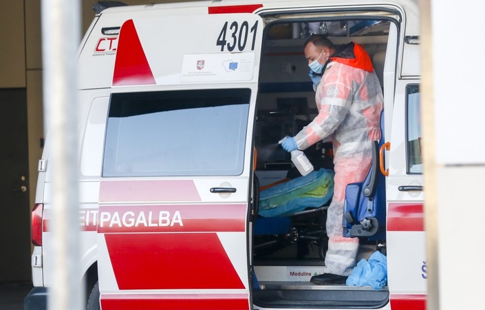 Birštone nukentėjo pro viešbučio stoglangį iškritusi nepilnametė: ji – medikų rankose