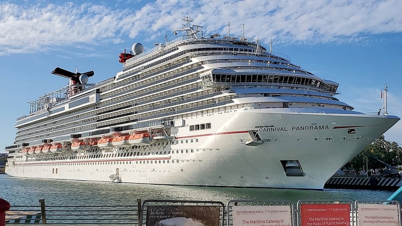 Kruizų verslas vėl tampa pandemijos įkaitu