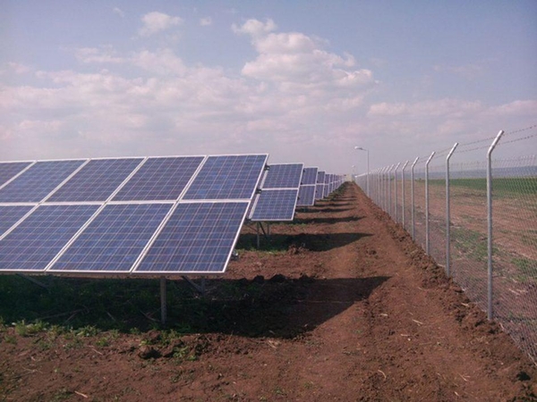 Saulės elektrinės teikia naudą, bet tik tada, jei yra sumontuotos atsakingai