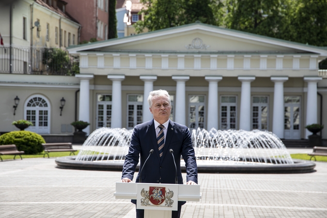 Prezidentūroje – grėsmė dėl COVID-19: saviizoliacijoje ir G. Nausėda