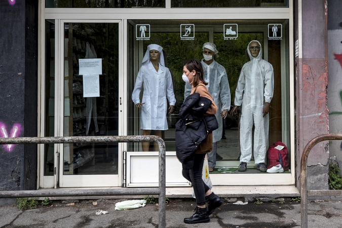 Italijos ekspertai tikisi, kad koronaviruso krizė jau netrukus pasieks piką