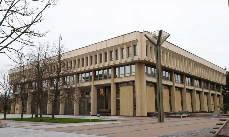 Seimo kanceliarija skėčių pirkimui numato išleisti iki 18 tūkst. eurų