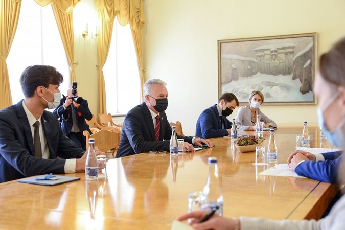 Prezidentas: turime siekti aktyvesnio ES įsitraukimo į migracijos ir sienų apsaugos politiką