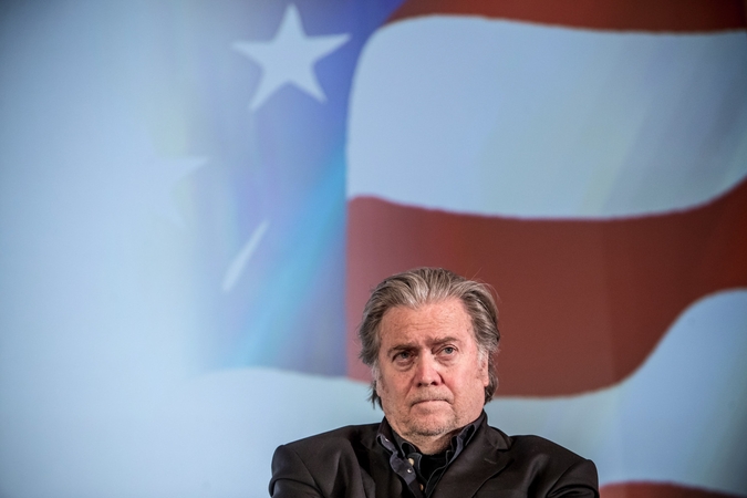 D. Trumpo patarėjui pareikšti kaltinimai dėl atsisakymo liudyti Kapitolijaus riaušių tyrime
