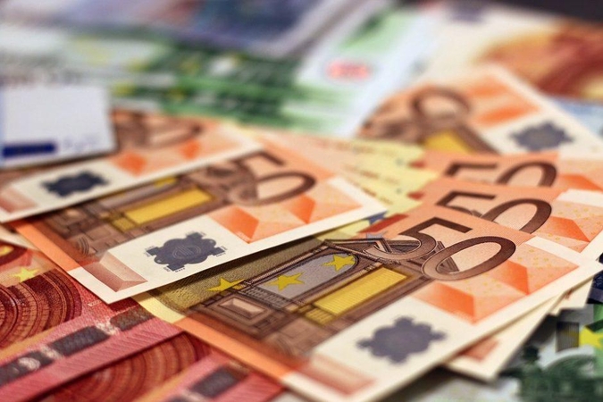 Konservatoriai siekia stabdyti reprezentacinių ir parlamentinių lėšų mokėjimą