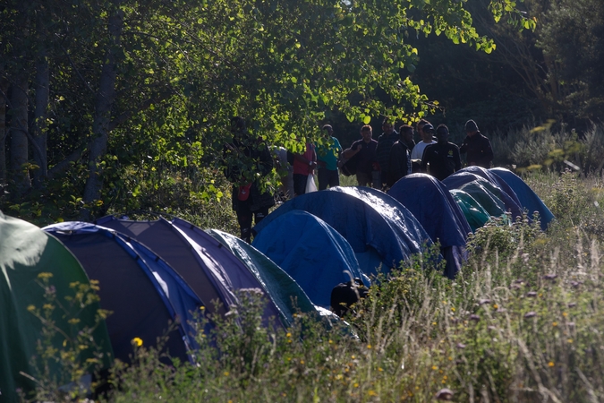 Policija per didžiausią nuo „Džiunglių“ laikų operaciją išardė migrantų stovyklą