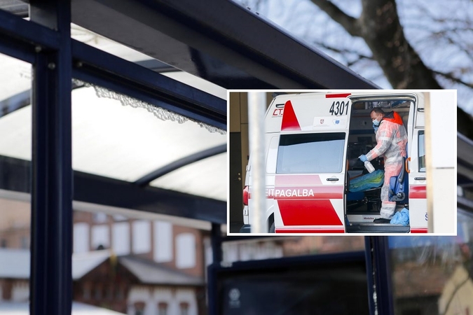 Sostinėje troleibusas įvažiavo į stotelę – dužęs stiklas sužalojo moterį