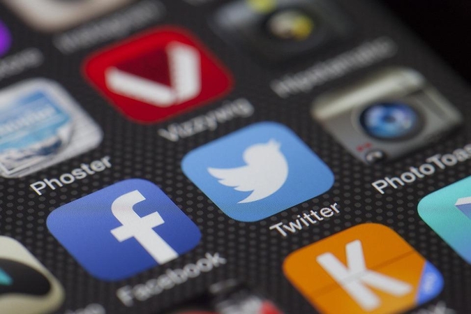 „Twitter“ uždraudė visas politines reklamas