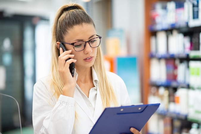 Keičiasi pirkėjų įpročiai: dažnas prieš eidamas į vaistinę telefonu rezervuoja reikiamus vaistus