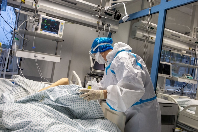 Apibūdino situaciją: vyksta vakcinacijos lenktynės su pandemija