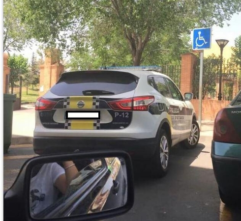 Ispanei už policijos automobilio nuotrauką skirta 800 eurų bauda