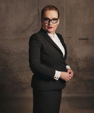 Stilių pakeitusi A. Maldeikienė: sunkus tas modelio darbas 