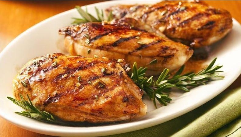 Vištienos gabalėliai su parmezano sūriu