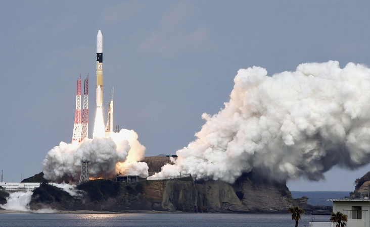 Japonija paleido šešerių metų misiją vykdysiantį asteroidų tyrimo zondą