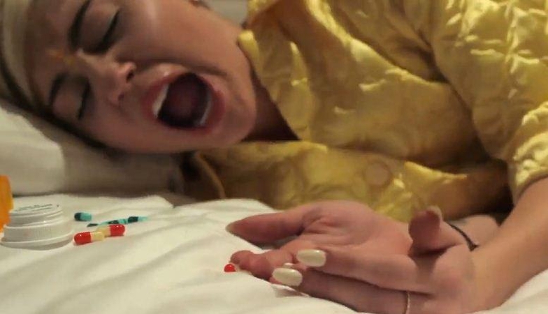 M. Cyrus sulaukė kritikos dėl LSD "perdozavimo" naujame klipe