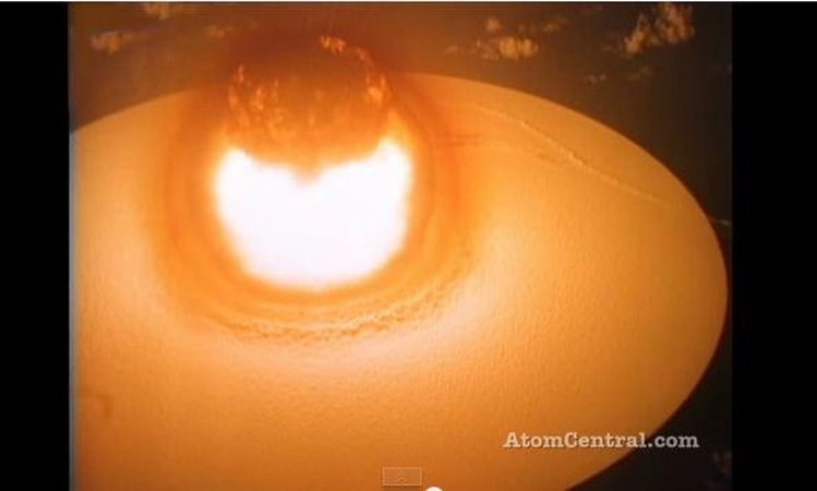 Prisiminus Šaltąjį karą: vieno įspūdingiausių bombos sprogimų video