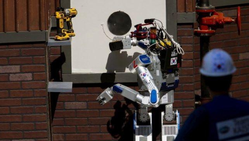 Kokias užduotis teko įveikti robotui, norinčiam laimėti 2 mln. dol.?