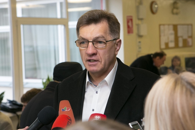 Premjeras: į LSDP pirmininkus iškelti V. Blinkevičiūtė, Z. Balčytis, A. Sysas