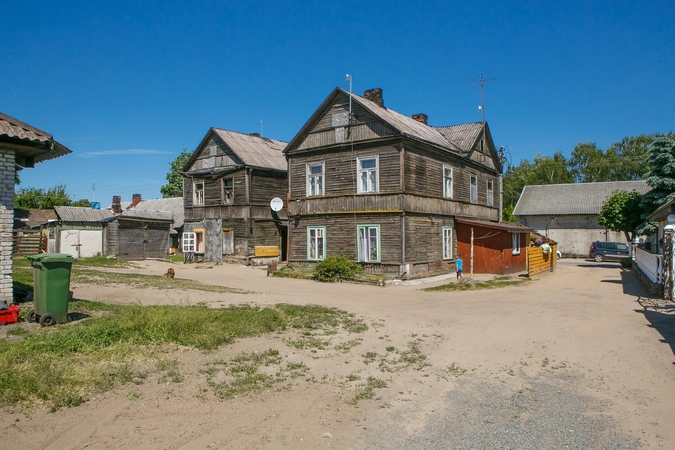 Kaimynų dovana – 180 tonų šiukšlių