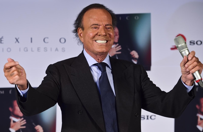 J. Iglesias JAV prezidento posto siekiantį D.Trumpą išvadino klounu