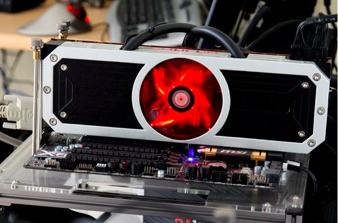 "AMD" grafika dirbs efektyviau su dirbtinio intelekto algoritmais