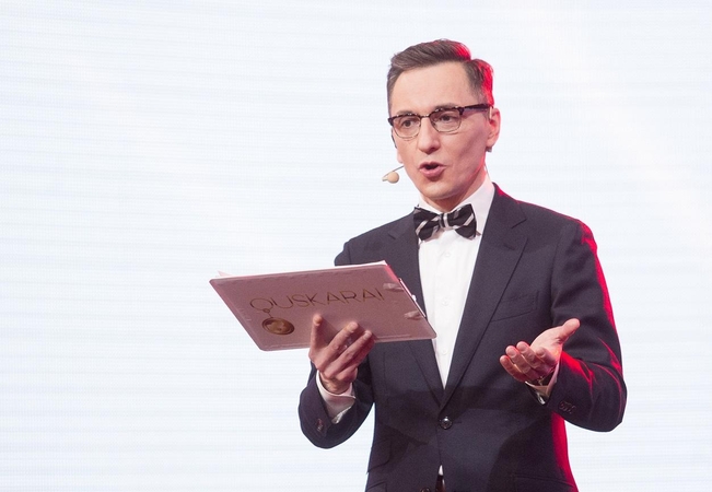 Televizijos žvaigždėms – šmaikšti apdovanojimų ceremonija