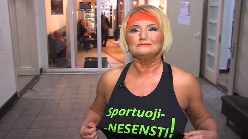 Žinomos šalies moterys dėl grožio ir sportuoja, ir badauja