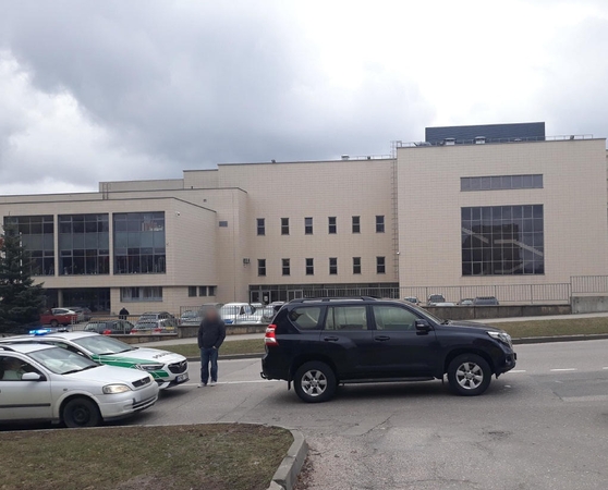 Policija kviečia atsiliepti avarijos kaltininką
