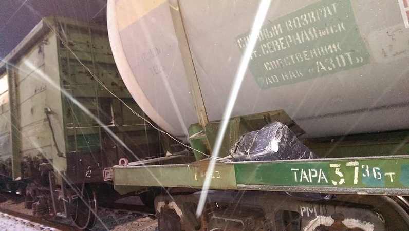 Iš Baltarusijos atvykusiame traukinyje – virve surištos cigarečių dėžės 